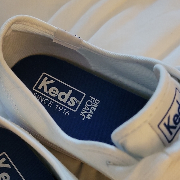 White keds size 7 dream-foam : worn once. - Picture 3 of 5